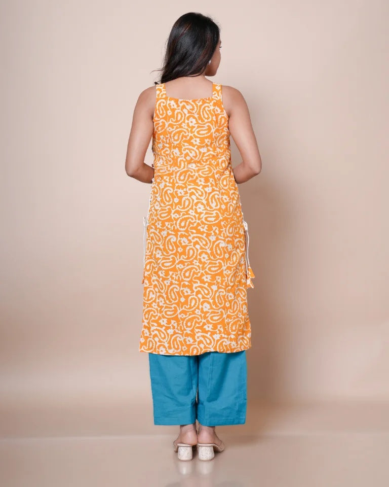 Kaarigar Ira Lace Craft Batik Print Cotton Straight Cut Kurti â€“ Back View